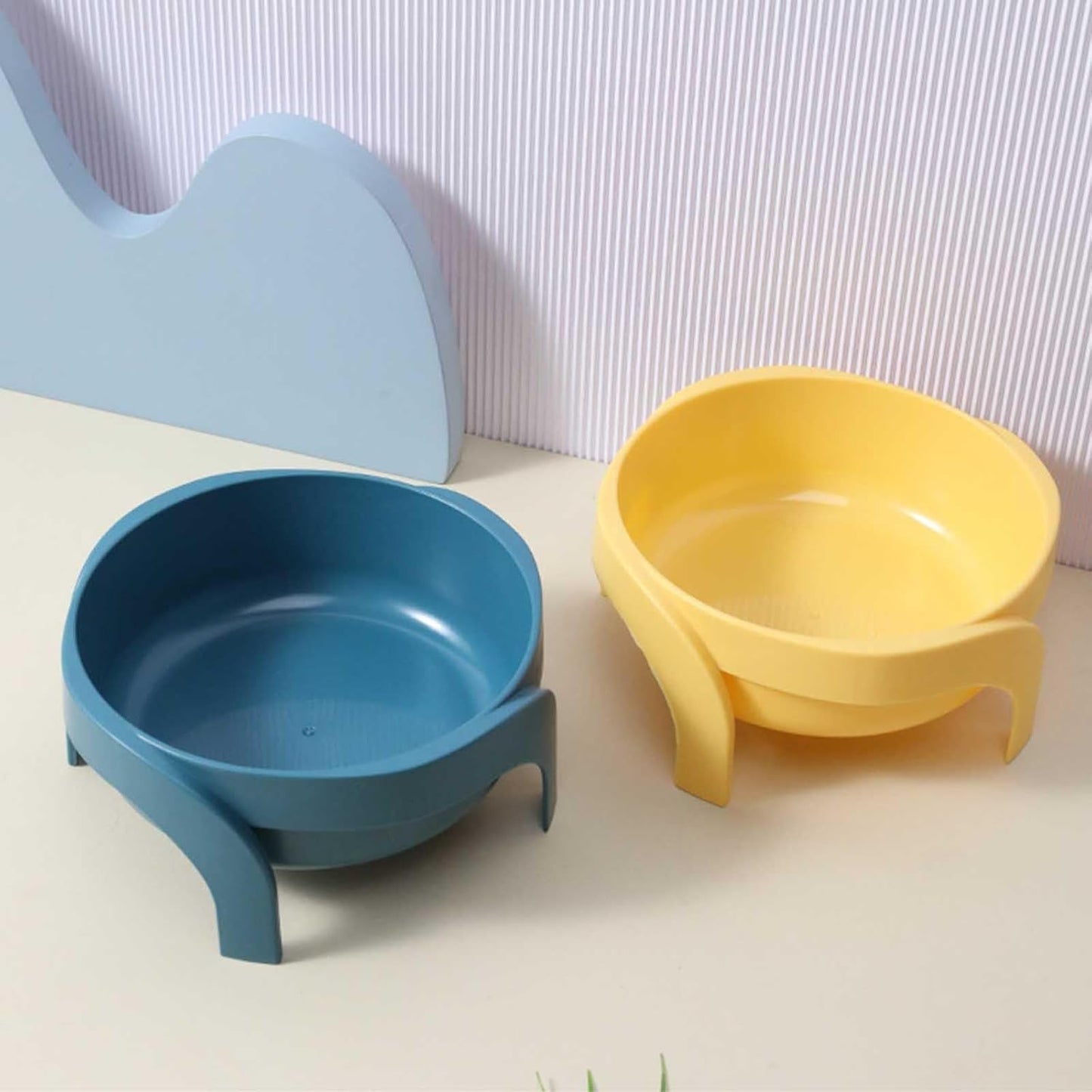 Elevated Pet Bowl Stand with Windmill Design, Large Capacity Food and Water Container, Durable Drinking Bowl Holder for Dogs and Cats (Yellow, One Size)