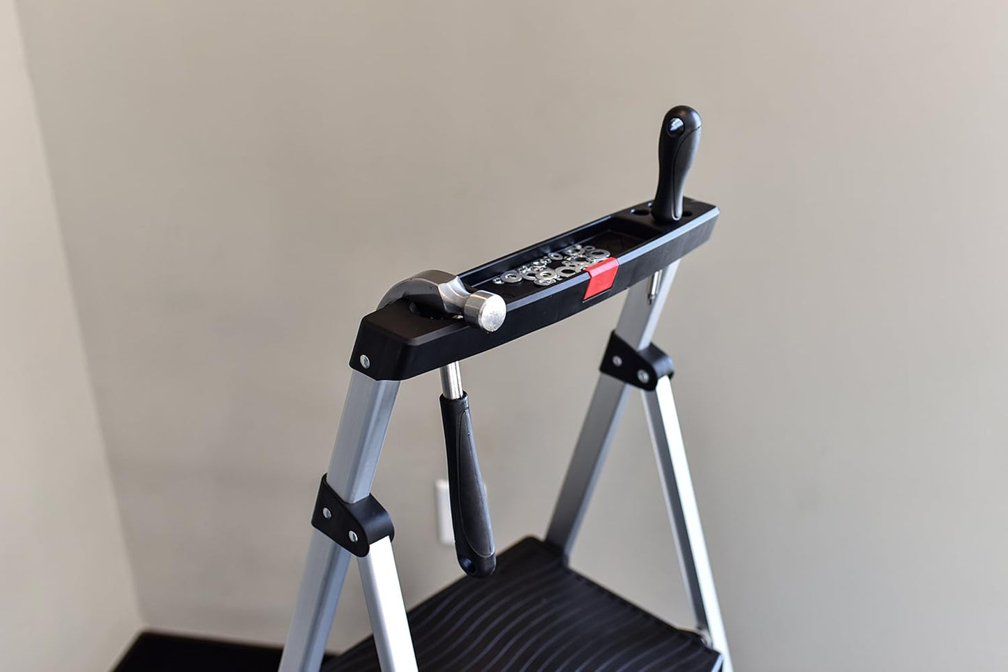 Rubbermaid 3-Step Ladder, Aluminum Lightweight Folding Step Stool with Project Top, Silver, Tested to US Safety Standards, No Assembly Required