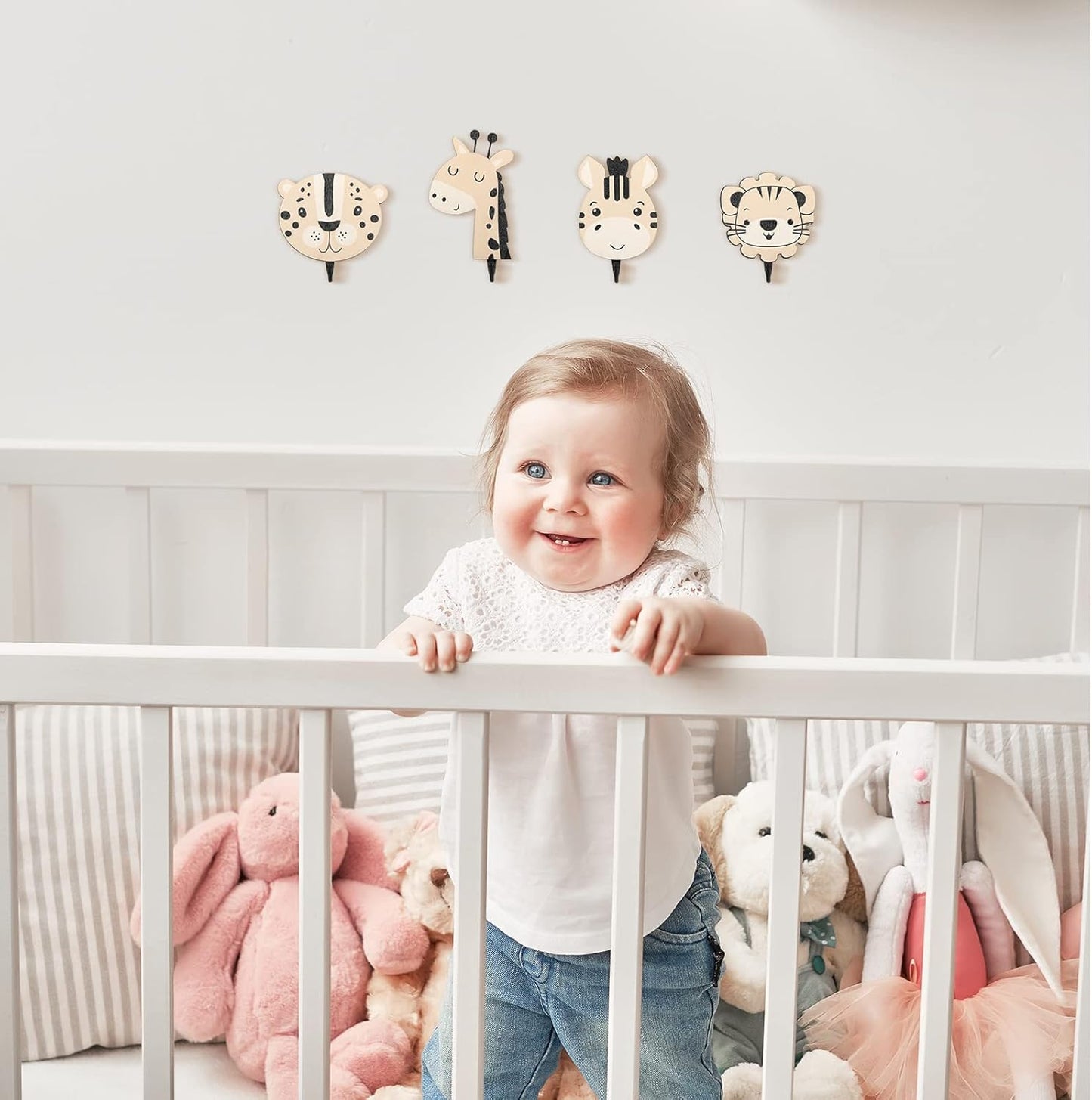 Qunclay 4 Pcs Safari Animal Wall Hooks for Kids, Wooden Jungle Baby Safari Nursery Decor Hooks, Cute Lion Zebra Giraffe Hanger for Childs Nursery Bathroom Bedroom Home Decor