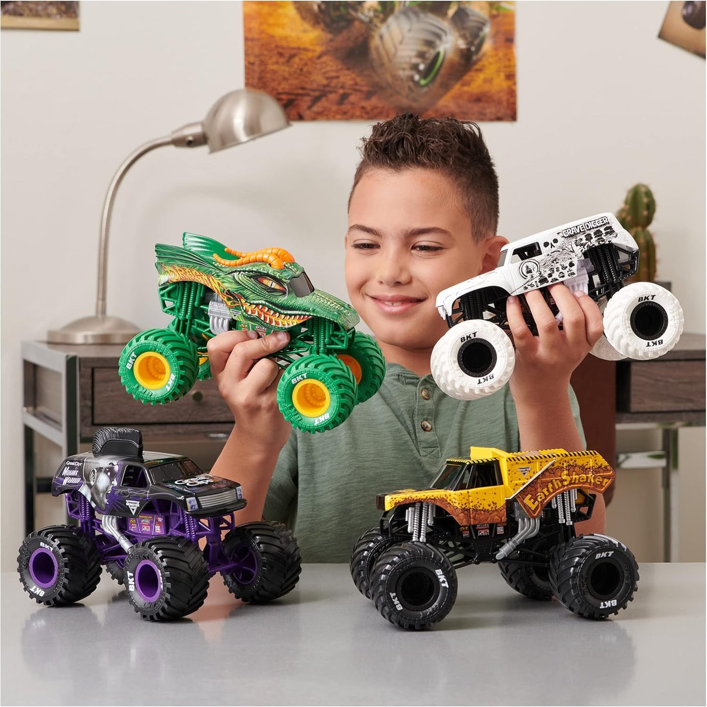 Monster Jam, Official Grave Digger Monster Truck, Currituck Grain Co Collector Die-Cast Vehicle, 1:24 Scale, Kids Toys for Boys and Girls Ages 3 and up