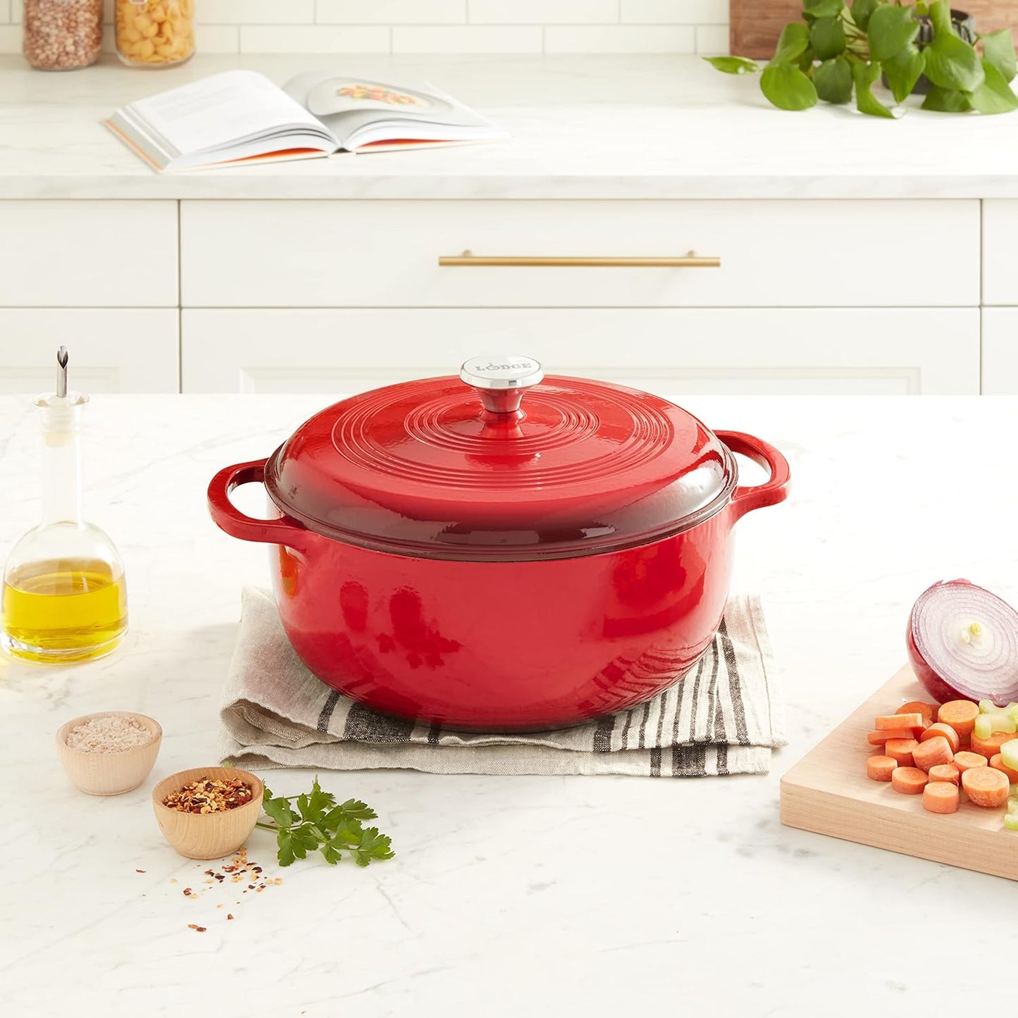 Lodge Essential Enamel Cast Iron Dutch Oven with Lid - Oven-Safe Enamel Cookware up to 500° F - Heat-Retaining Braising & Roasting Pot - Non-Toxic Cookware - 7.5 Quart, Island Spice Red