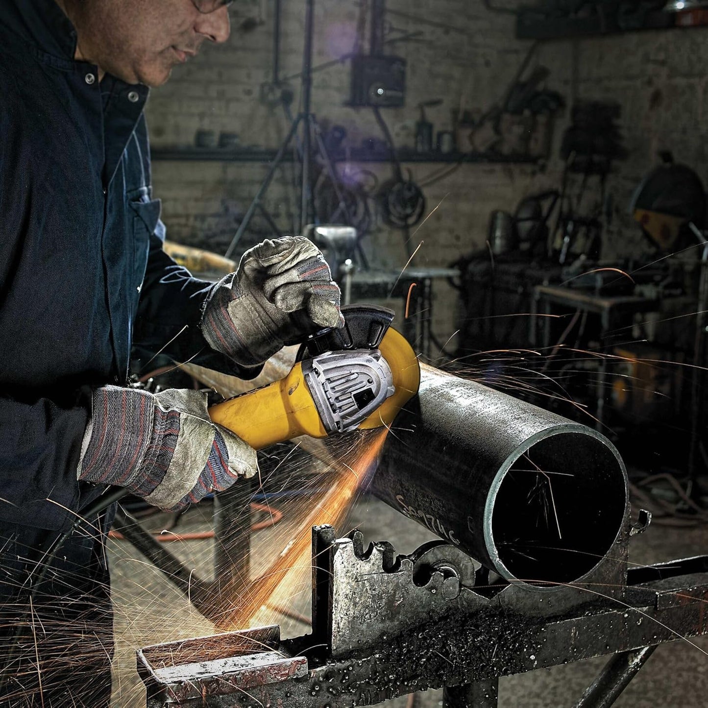 DEWALT Angle Grinder, 4.5 Inch, 11 Amp, 11,000 rpm, With Paddle Switch, Ergonomic Compact Design Grinder Tool (DWE402)
