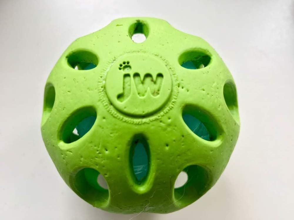 JW Pet Crackle Heads Crackle Ball Crunchy Noise Chew Fetch Toy for Dogs, Assorted Colors, Large 4' Diameter