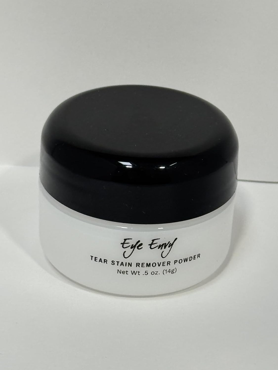 Eye Envy Tear Stain Remover Powder for Dogs and Cats. 100% Natural, Safe. Apply Around Eyes. Absorbs and Repels Tears. Keeps Area Dry. Treats The Cause of Staining. Made in The USA. (.5 oz)