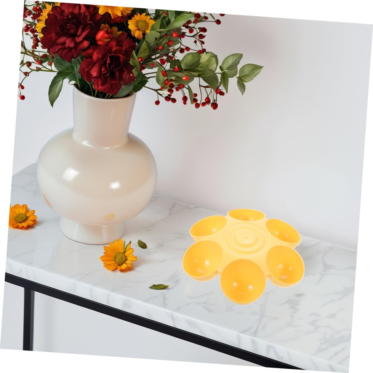 Milisten 2pcs Flower Petal Shaped Pet Feeder Bowls, 6-Compartment Plastic Food and Water Dishes, Non-Skid Reusable Indoor Cat and Dog Feeding Supplies, Portable Yellow Bowls for Multi-pet