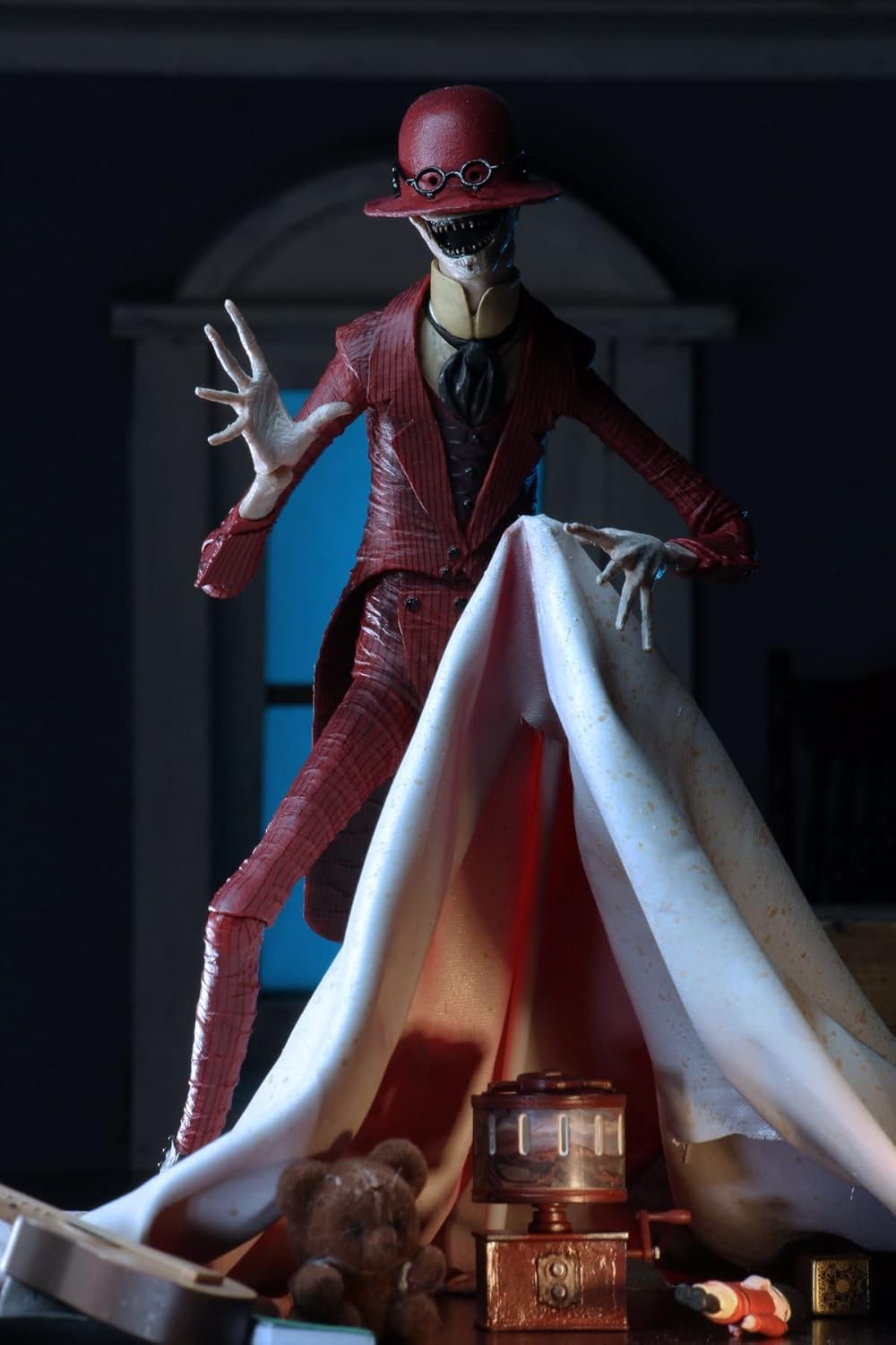 The Conjuring Universe – Ultimate Crooked Man - 7" Scale Action Figure