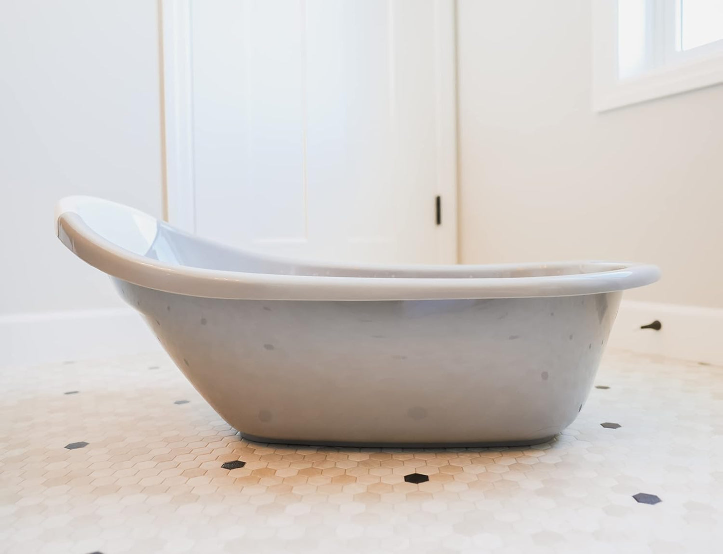 Regalo Baby Basics Infant Bath Tub, Includes Air Mesh Sling, Adjustable As Your Baby Grows, Drying Hook for Easy Clean