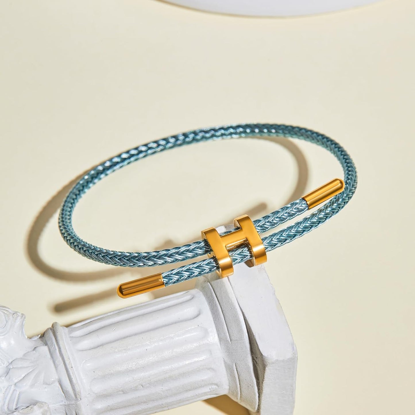 AIMADE Bracelets for Women Adjustable Charm Bracelet, 18k Gold-plated Buckle Design Titanium Steel Wire Rope Women's Gift Jewelry