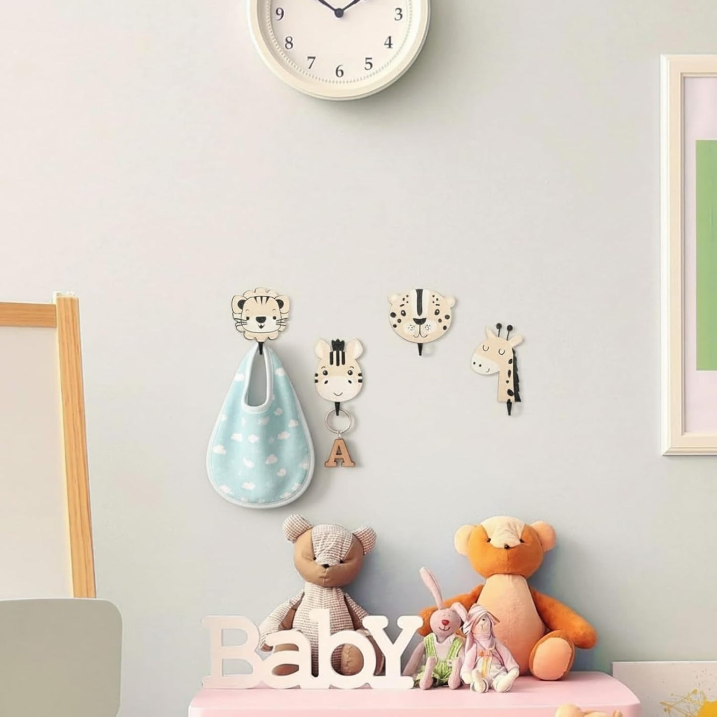 Qunclay 4 Pcs Safari Animal Wall Hooks for Kids, Wooden Jungle Baby Safari Nursery Decor Hooks, Cute Lion Zebra Giraffe Hanger for Childs Nursery Bathroom Bedroom Home Decor