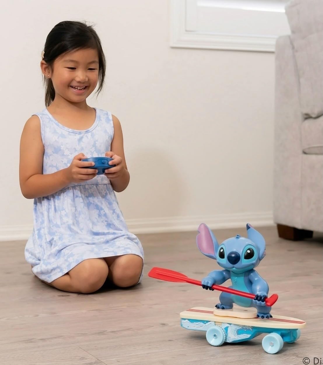 Jada Surfer Stitch RC – 10" Radio Control Toy with 360° Spin & Self-Righting Feature – Disney Lilo & Stitch – Fun Gift for Kids & Movie Fans – Ages 3+