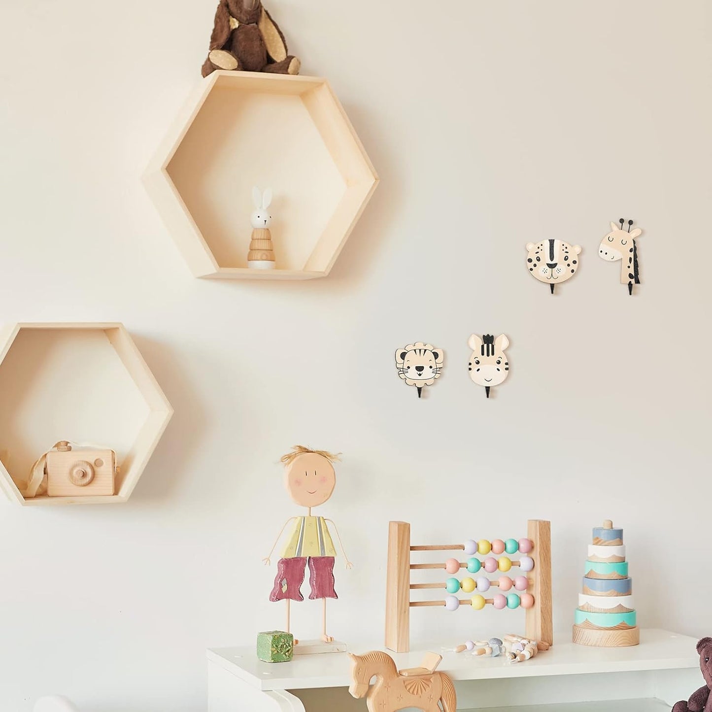 Qunclay 4 Pcs Safari Animal Wall Hooks for Kids, Wooden Jungle Baby Safari Nursery Decor Hooks, Cute Lion Zebra Giraffe Hanger for Childs Nursery Bathroom Bedroom Home Decor