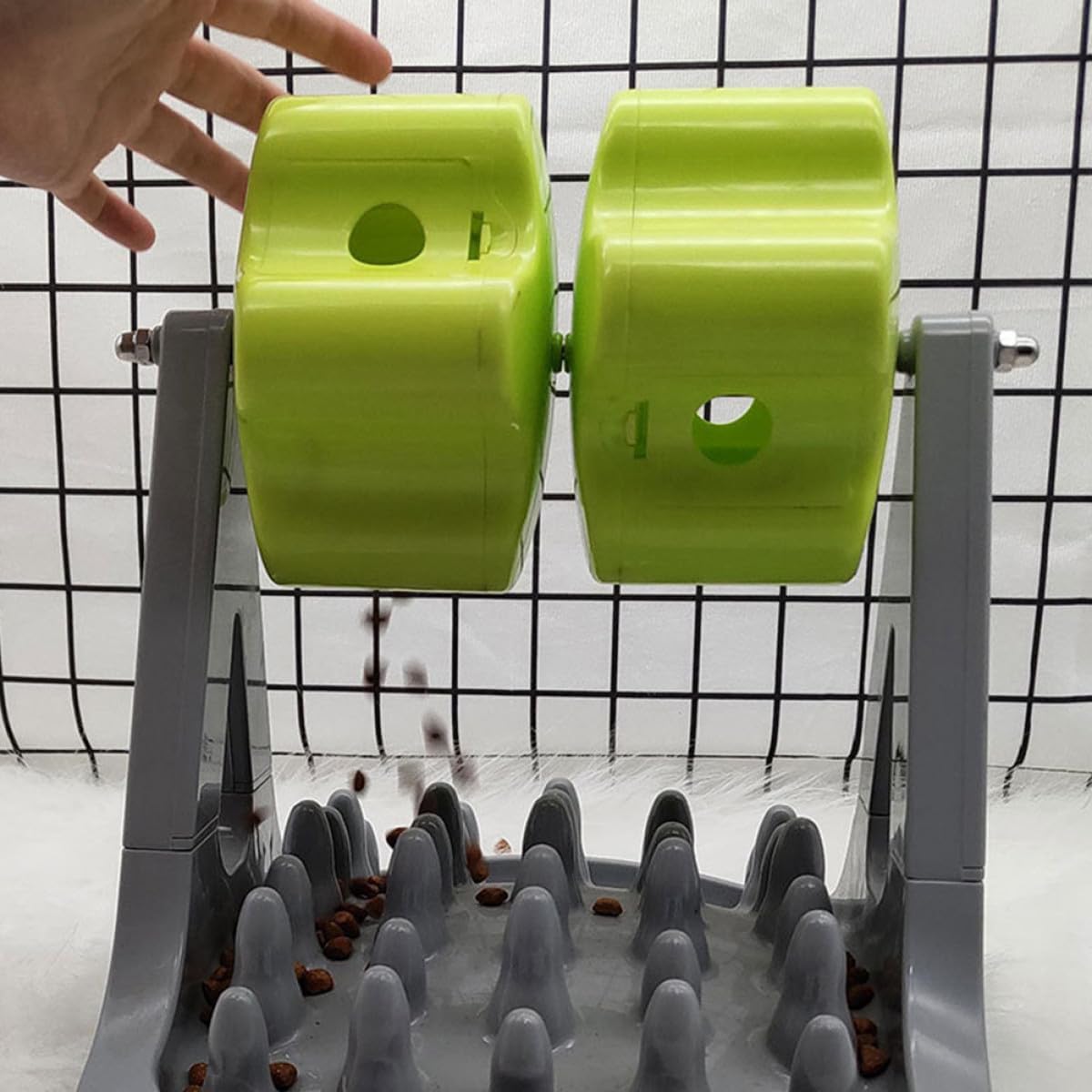 FAVOMOTO Automatic Dog Food Dispenser Slow Feeder Bowl, Anti-Choking Plastic Pet Feeding Tool with Rotating Food Puzzle, Gray and Green for Puppy Training and Interactive Feeding