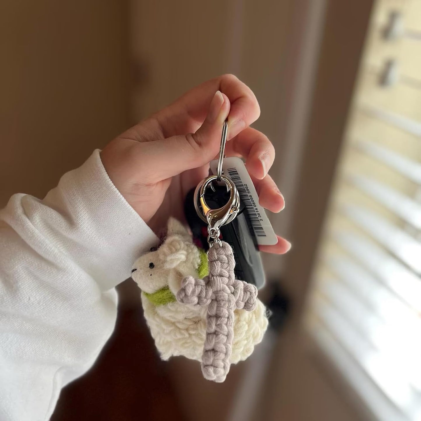 Macrame Cross Keychain,Jesus Key Chain Christian Car Accessories Handmade Soft Cross Keychain Boho Decor for Women Men Gifts