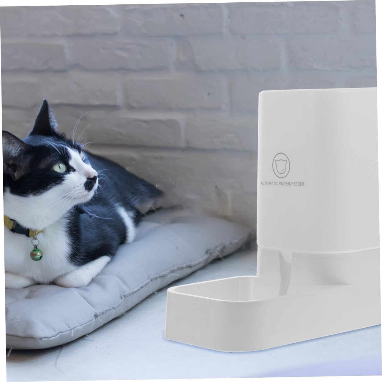 Milisten Large Capacity Automatic PET Water Fountain Cat and Dog Drinking Bowl Creative Neck Protective Design Non-Slip Base and Easy to Clean