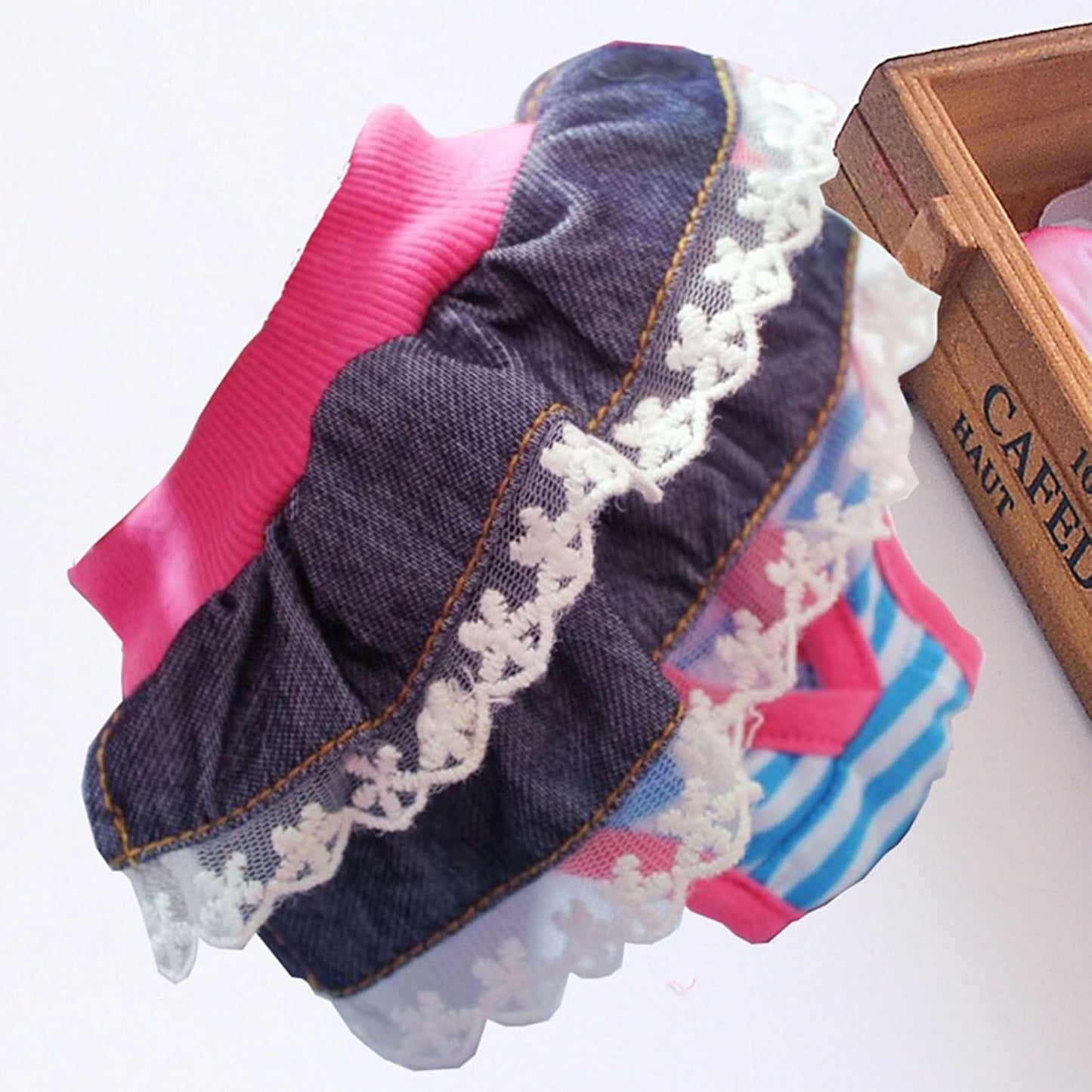 Female Dog Sanitary Panties Diaper Pantie Diapers Lace Underwear Skin Friendly Pet Supplies Period Pants Washable