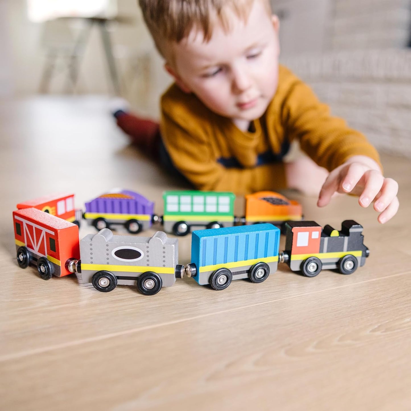 Melissa & Doug Wooden Train Cars, 8-Piece Magnetic Train Set with Toy Storage Tray, Steam Engine, Caboose, Coal & Passenger Cars, Montessori-Inspired Pretend Play Toys for Kids Ages 3+
