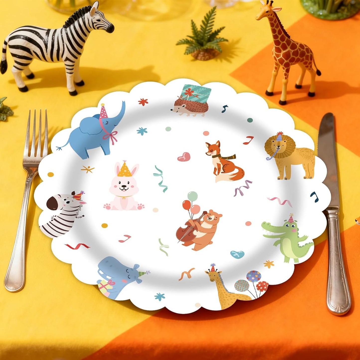 50pcs Animal Parade Paper Plates&Napkins Party Supplies-Scalloped Cute Disposable Animal Tableware White Birthday Dinner Plates for Kids Animal Zoo Birthday Baby Shower Party Celebrations Serves 25