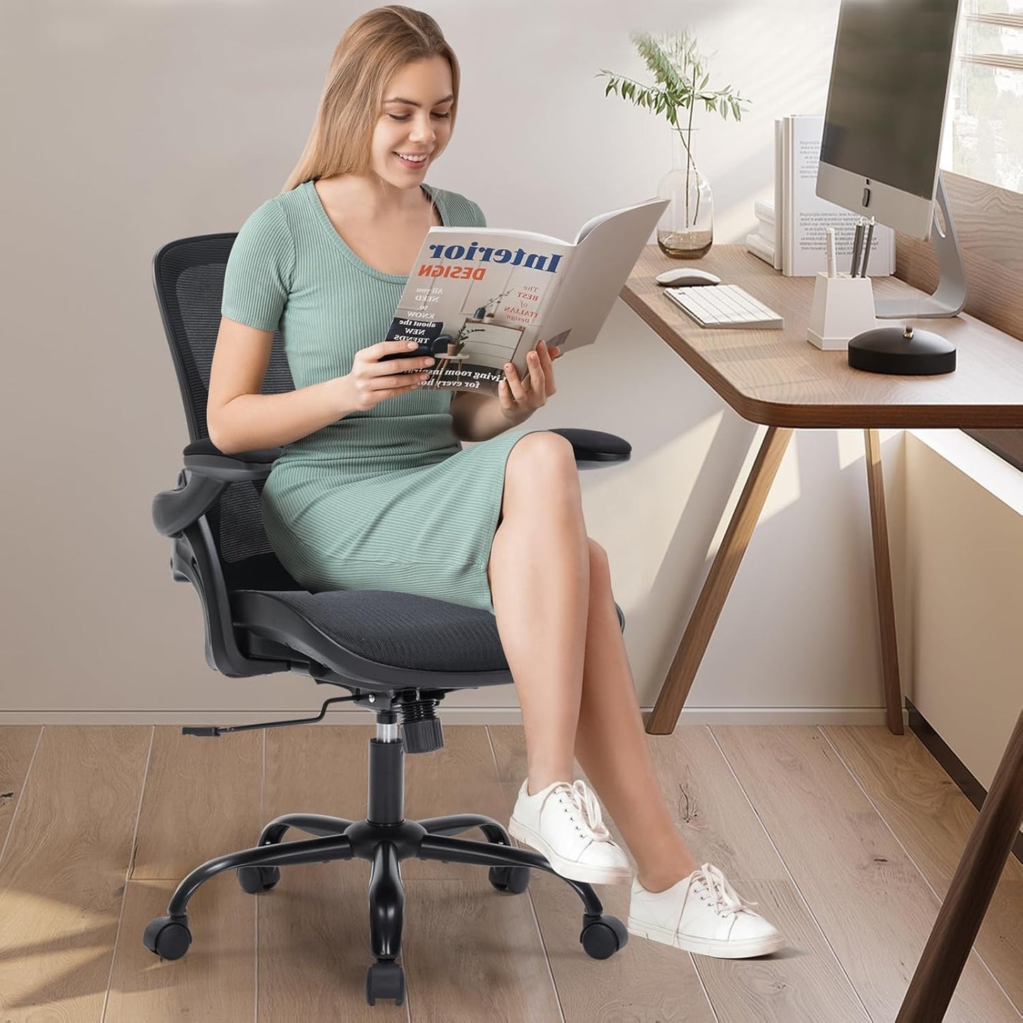 Office Chair, Ergonomic Desk Chair with Adjustable Lumbar Support, Comfy Breathable Mesh Chair with Wheels and Flip-Up Armrests, Executive Chairs for Home Office Comfortable Chair with Rolling Swivel