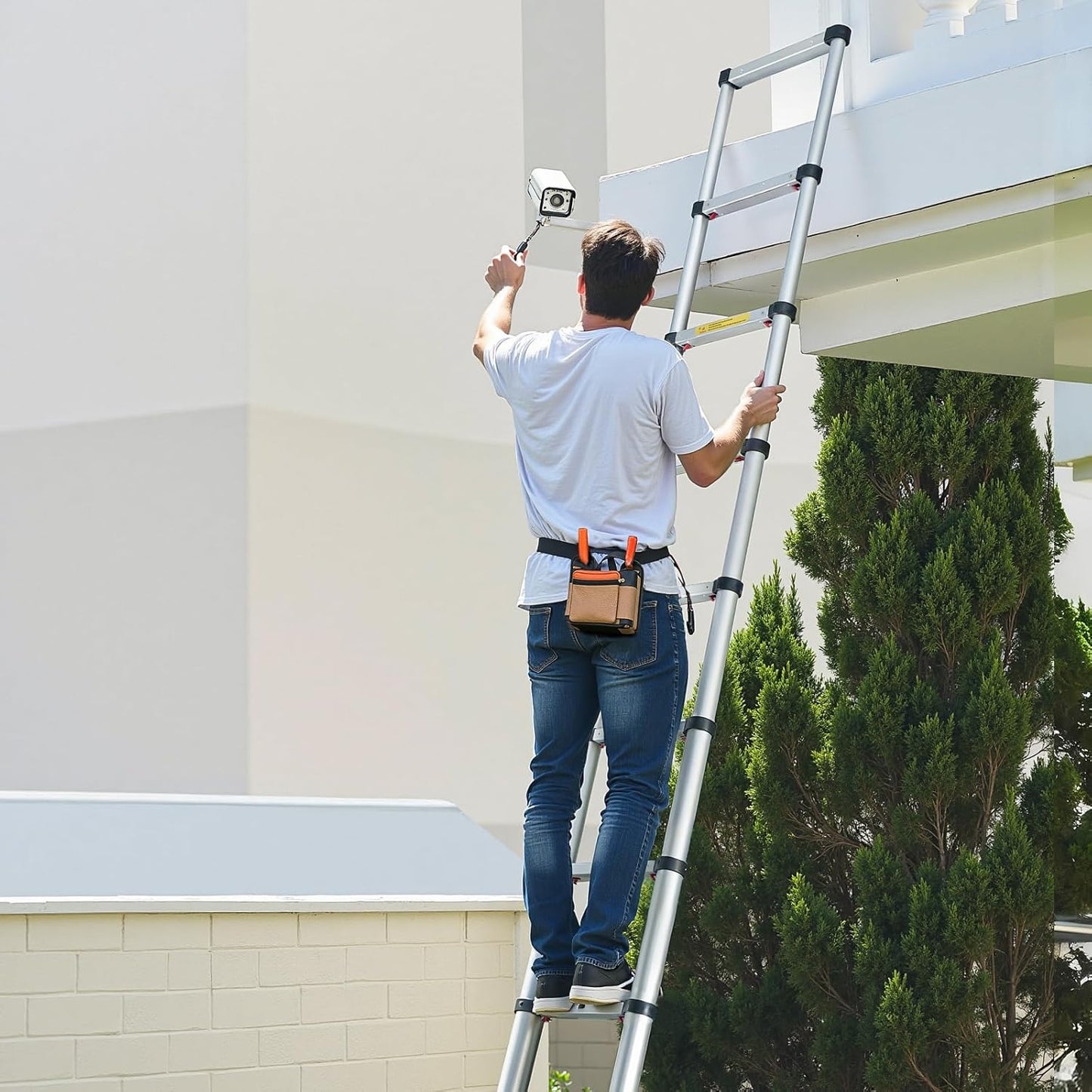 VEVOR 12.5ft Telescoping Ladder, Aluminum Lightweight Multi-Purpose Collapsible Extension, One-Touch Retraction Ladder, Heavy Duty 330LBS Max Capacity with Non-Slip Feet, for Home, Outdoor Work, Loft