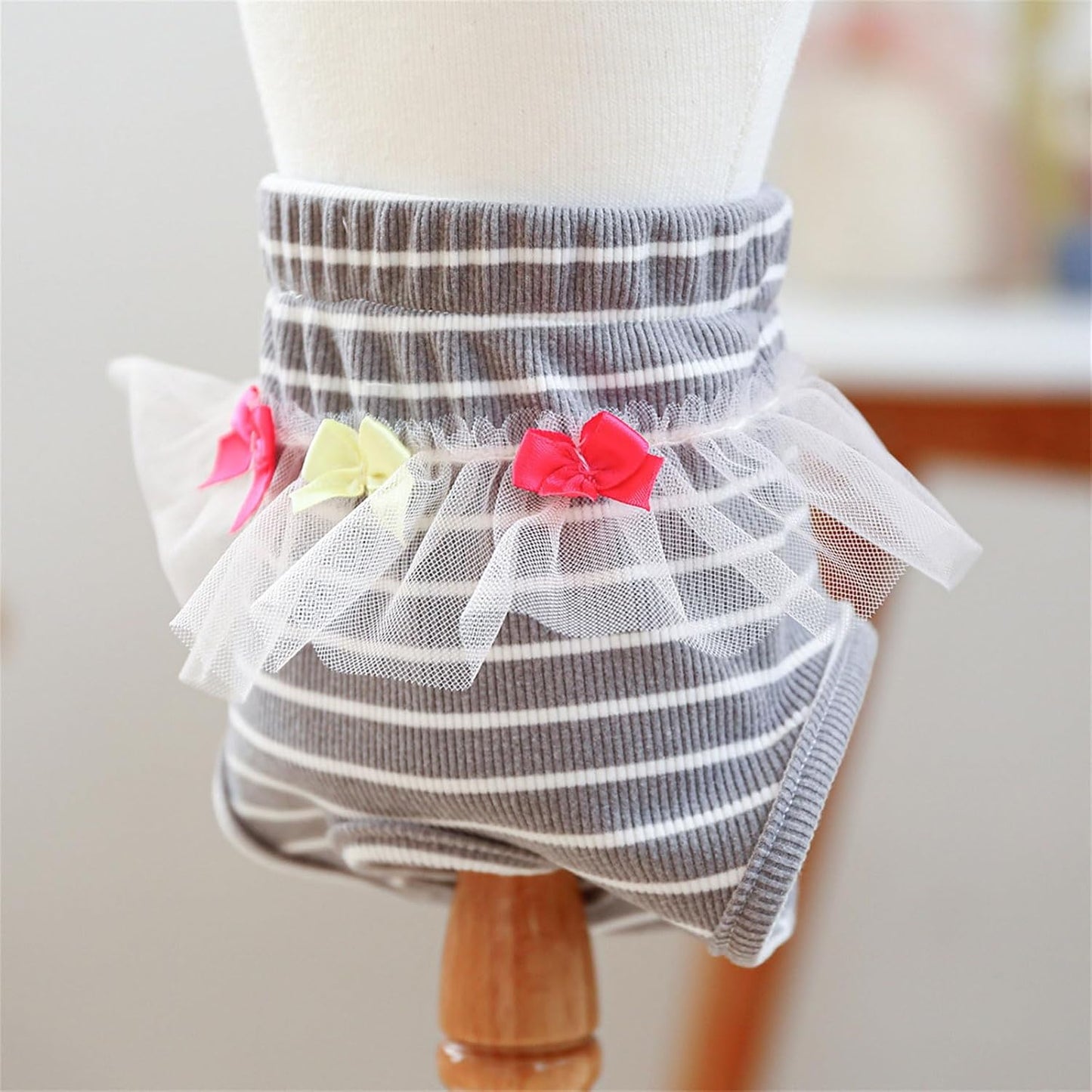 Washable Female Dog Sanitary Pants Physiological Diaper Shorts for Small Breeds to Keep Bedding and Hygienic Dog Diapers Pants