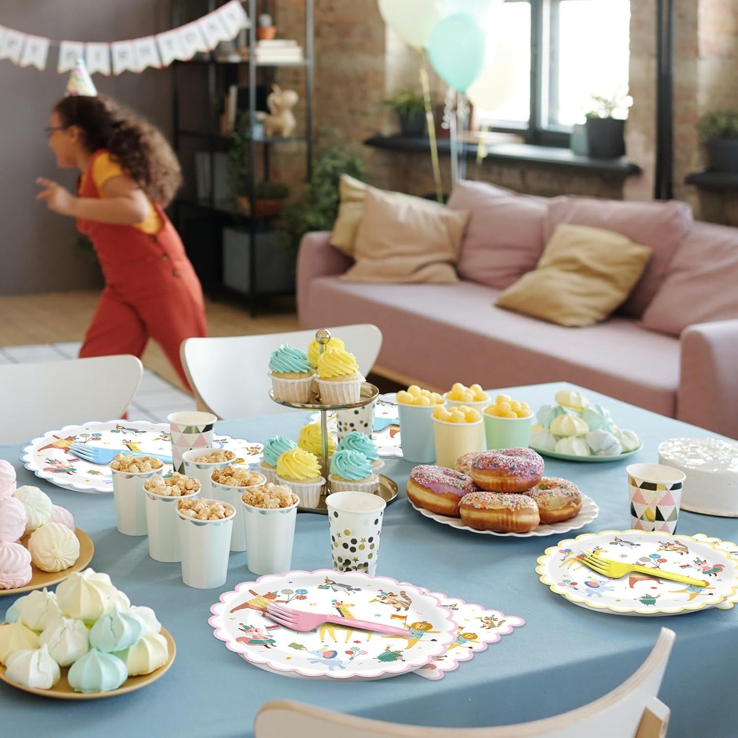 96Pcs Animal Party Supplies Pastel Animal Scalloped Tableware Dinnerware Animals Themed Party Plates and Napkins for Kids Jungle Safari Birthday Baby Shower Parties Decor Serves 24