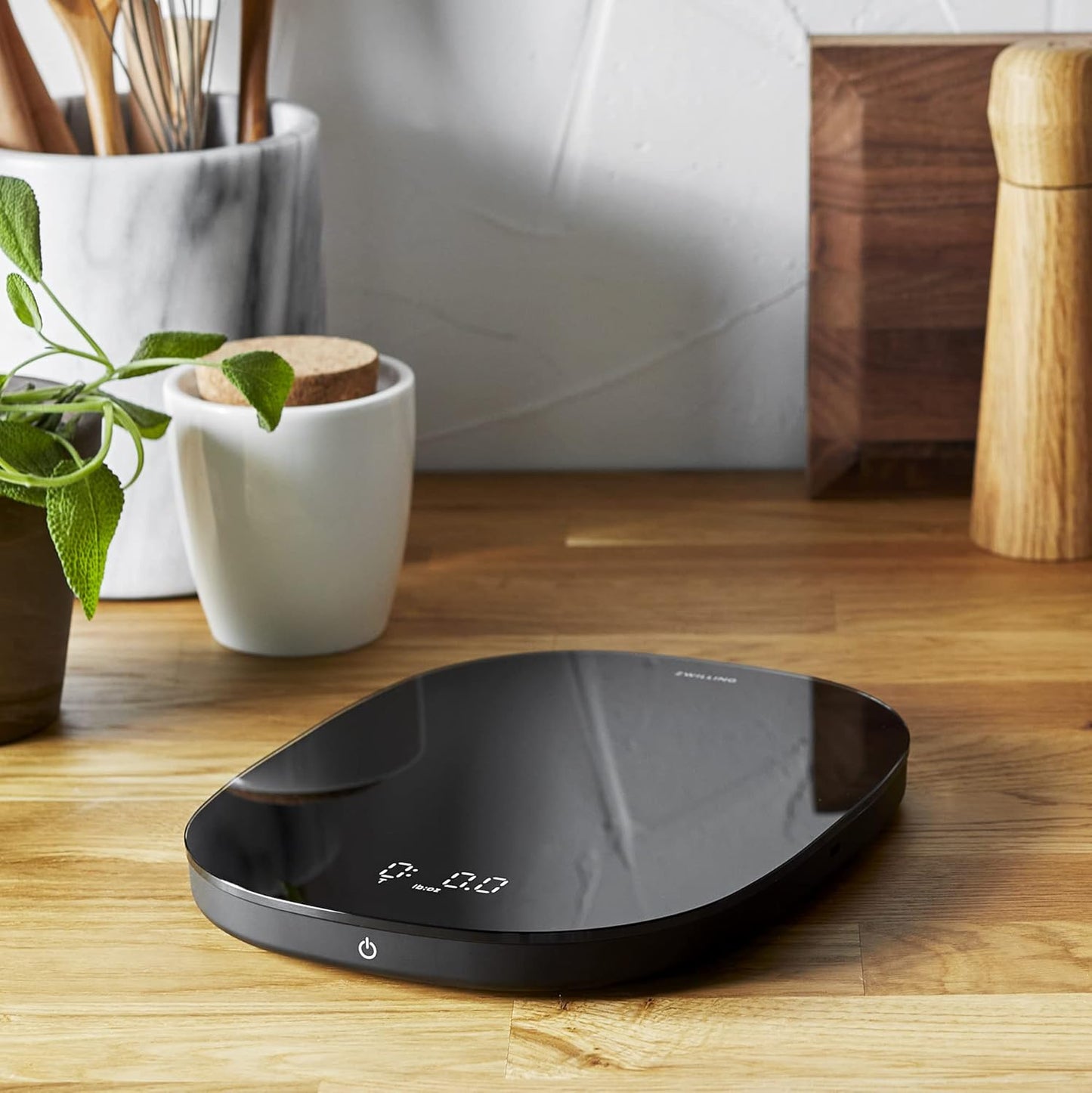 ZWILLING Enfinigy Digital Kitchen Food Scale, Max Weight 22lbs, Grams & Ounces, .1-gram Accuracy, Black