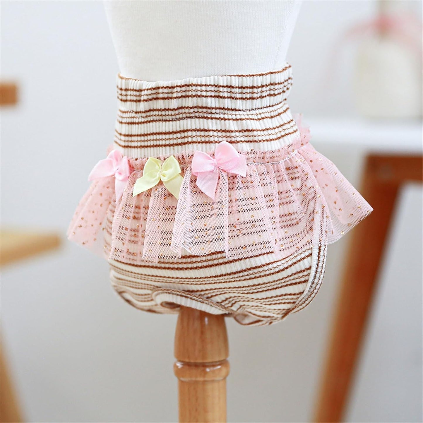 Washable Female Dog Sanitary Pants Physiological Diaper Shorts for Small Breeds to Keep Bedding and Hygienic Dog Diapers Pants