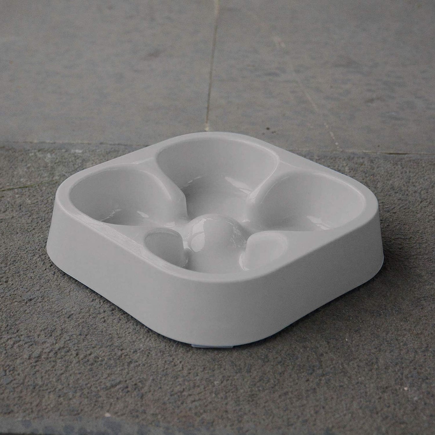 Healthy Slow Feeding Dog Bowl for French Bulldog -Slow Feeder Dog Bowl No Chocking Dog Cat Food Water Bowl with Four-Leaf Clover Pattern (Grey)