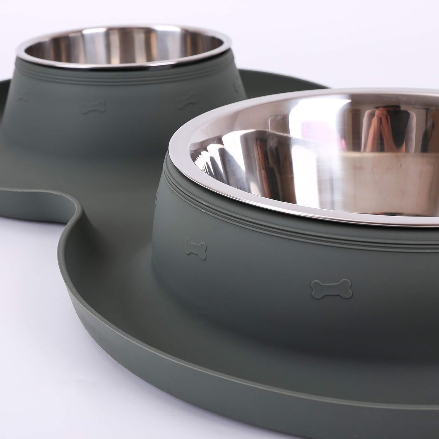 100% Waterproof BPA Free Pet Dog Bowls2 Stainless Steel（53oz+27oz） with 1.35“ Raised Edge Silicone Mat + Slow Feed Dog Water and Food Bowls for Feeding Small Large Dogs Cats Puppies (Gray)