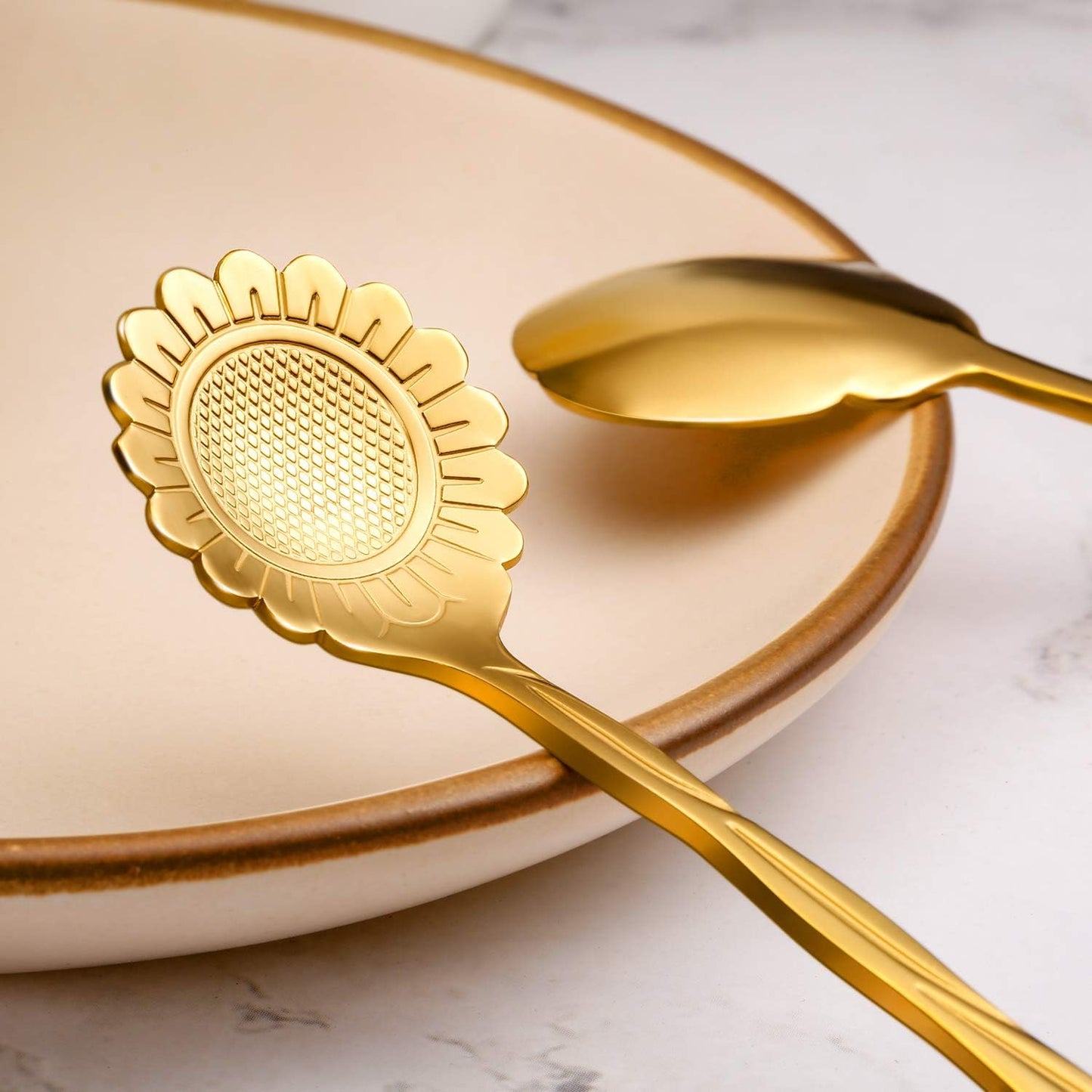 Chengu 8 Pieces Flower Coffee Tea Spoons Stainless Steel Sugar Spoons Tea Party Flower Fancy Tableware Set Stir Bar Creative Stirring Teaspoon, 8 Different Patterns(Gold)