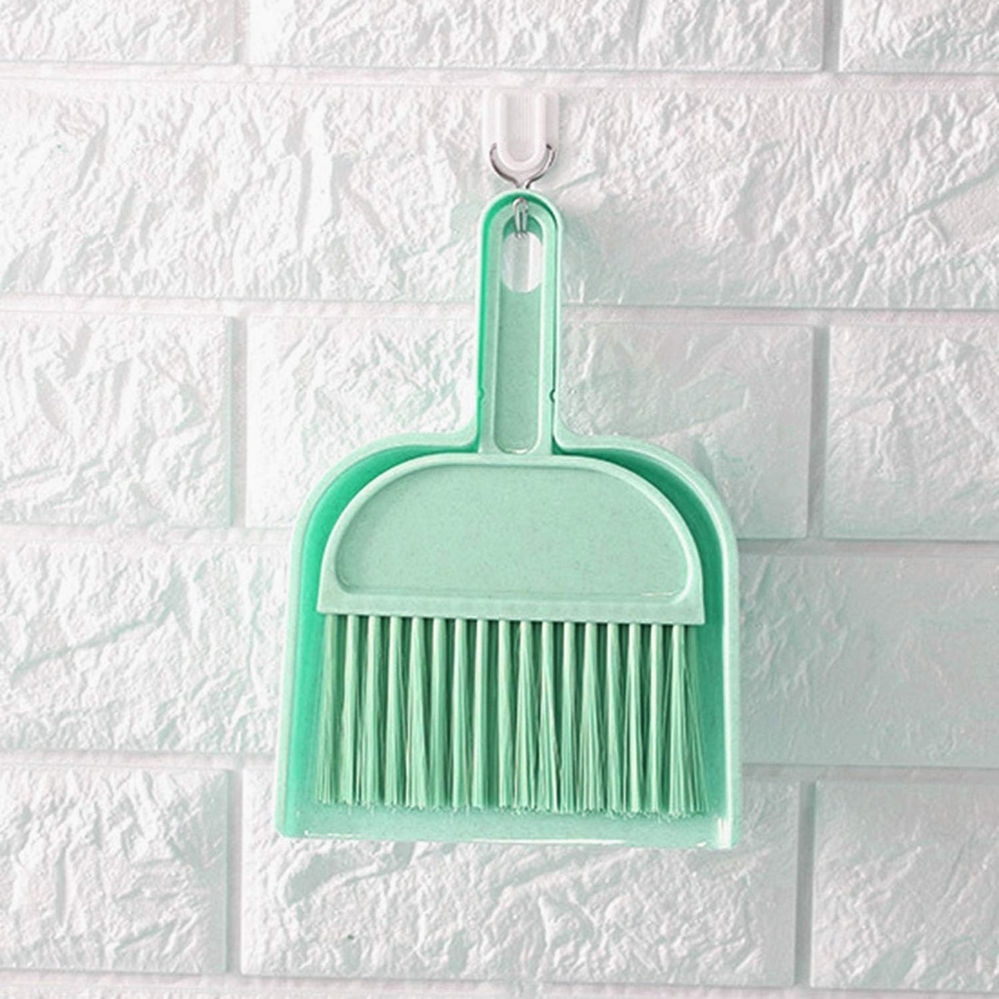 Rypet Cage Cleaner for Guinea Pigs, Hamsters, Chinchillas, Rabbits, Reptiles, Hedgehogs and Other Small Animals - Mini Dustpan and Brush Set Cleaning Tool for Animal Waste (1 Pack)