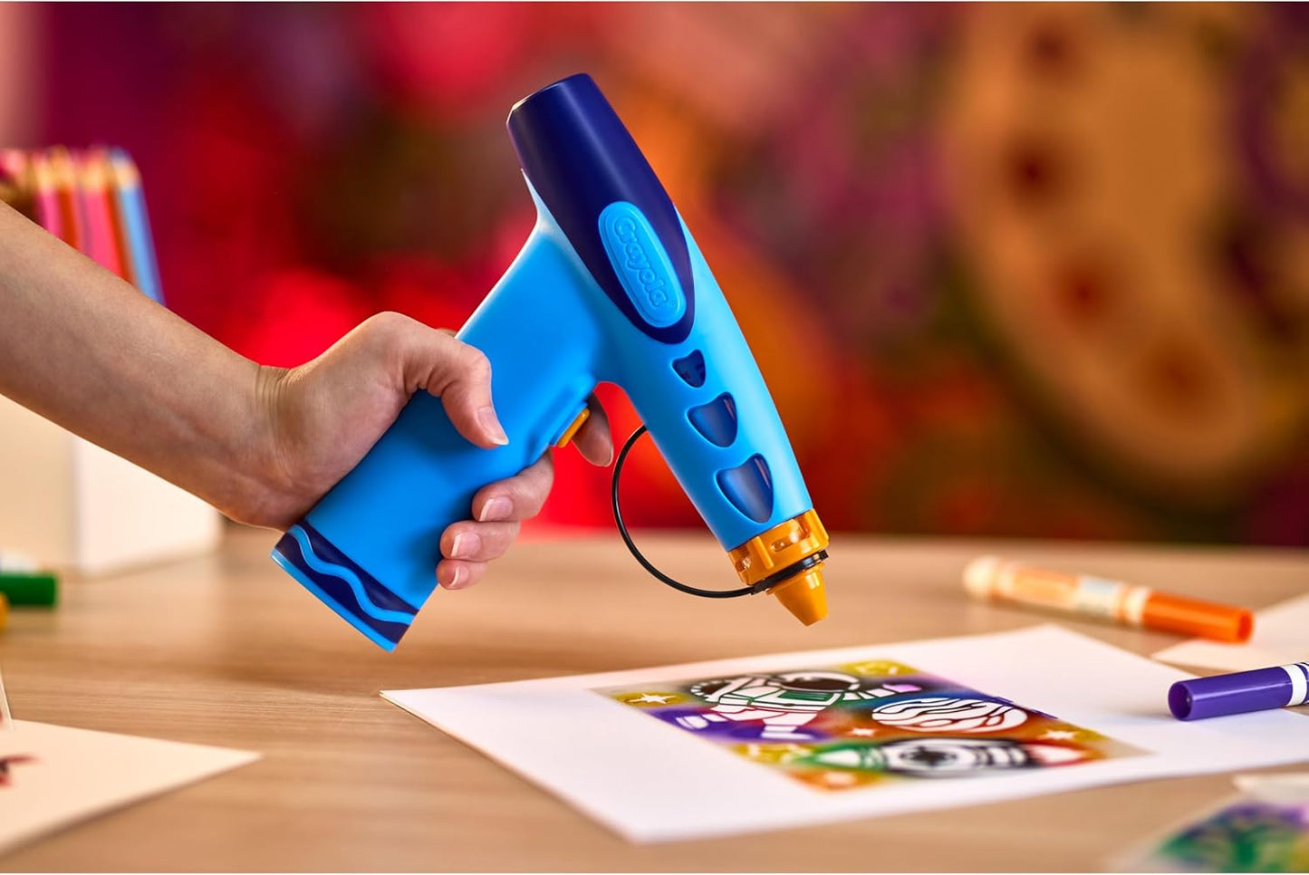 Crayola Marker Airbrush Spray Art Kit, Essential Easter Basket Stuffer for Kids, Battery-Powered Sprayer with 8 Washable Markers & 5 Stencils, DIY Craft Set, Ages 6+