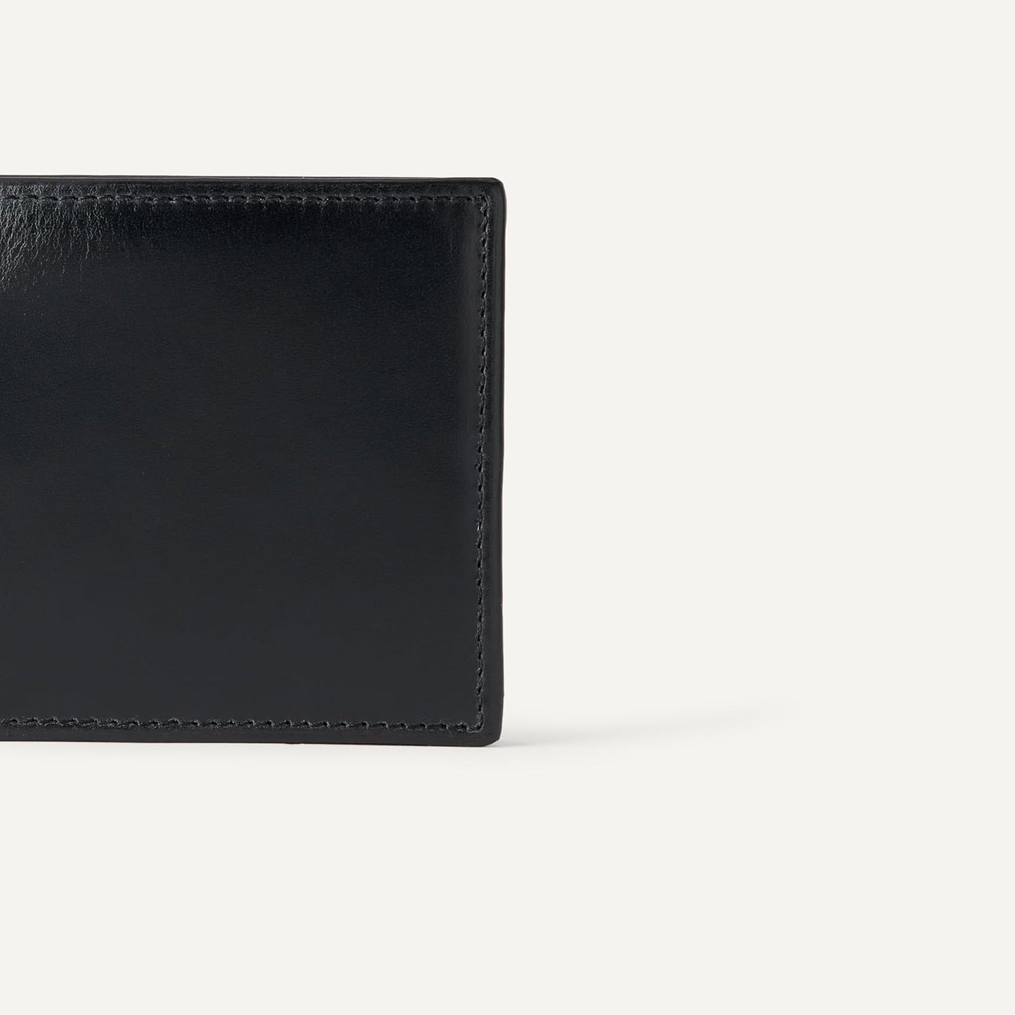 Amazon Essentials Men's Leather Bifold Wallet