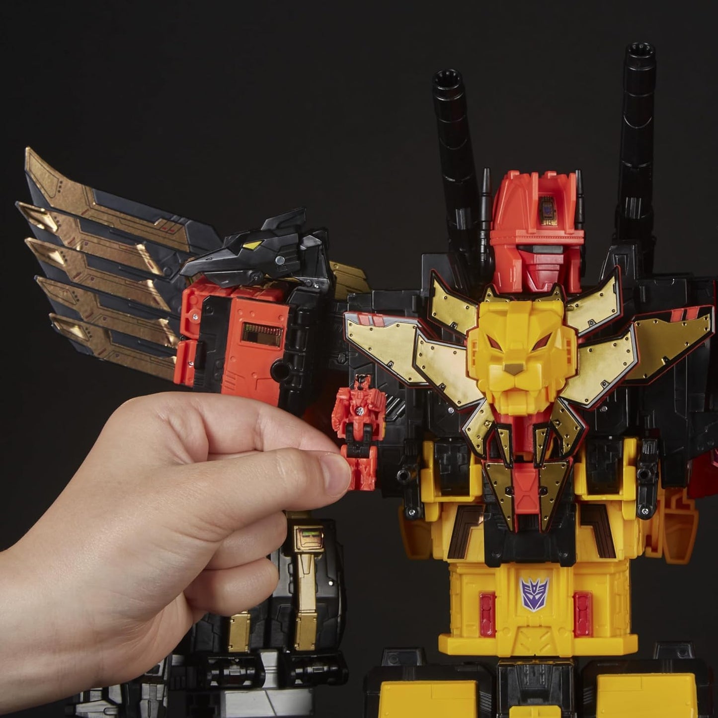 Transformers Power of The Primes Predaking, Collectible 18-Inch Titan Class Combiner with 5 Converting Predacon Figures, 15+