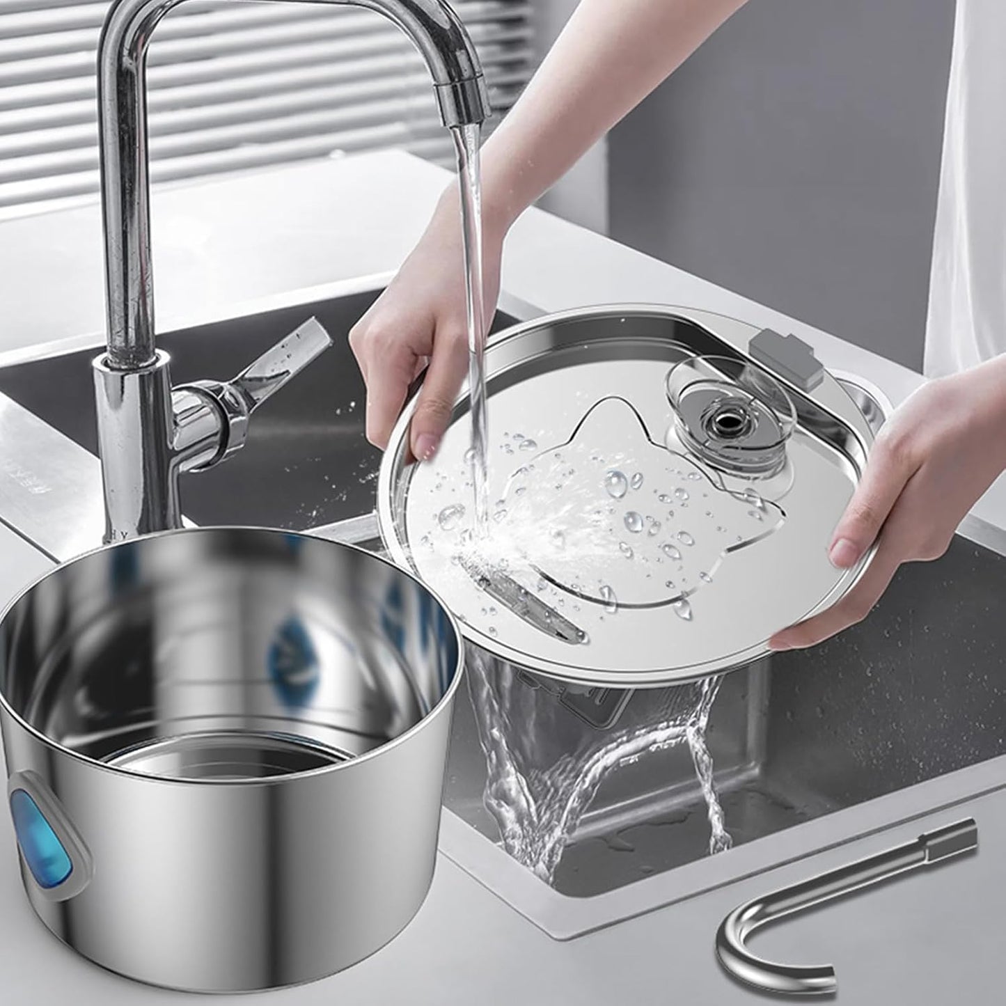 Quiet USB-Powered 3.2L Stainless Steel Water Bowl for Dogs/Cats 4-Stage Filtration Systems USB Power Pet Waterer