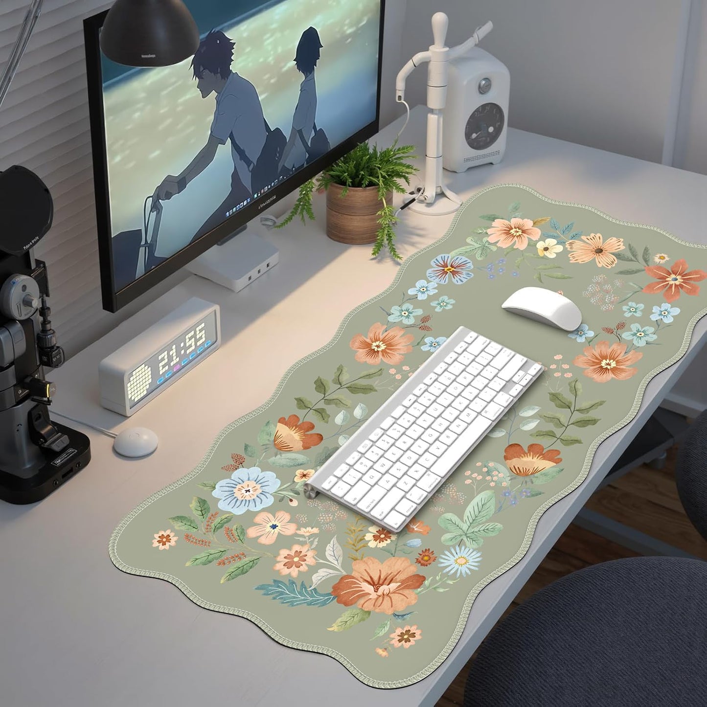 iCasso Scalloped Desk Mat for Keyboard and Mouse, Scalloped Large Mouse Pad, Floral Desk Pad Mat, Anti-Slip Big Mousepad with Stitched Edges for Computer (Bean Green)