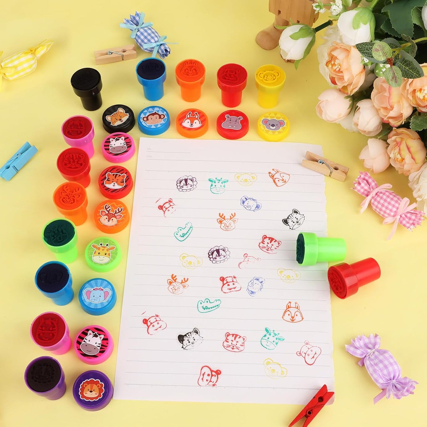 Hxezoc 24 Pieces Safari Animal Print Stamp, Mini Colorful Self Inking Jungle Animal Stamps Party Favors Assorted Stamp Set for Classroom Party Educational Learning Activities Supplies