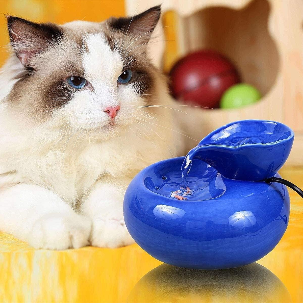 Fountain Ceramic Cat Drinking Water Fountain, 1.5 Liters Pet Water Fountains for Cats and Dogs, Electric Pet Water Dispenser with Quiet Pump Filters Pet Water Dispenser (Color : Blue) (White)