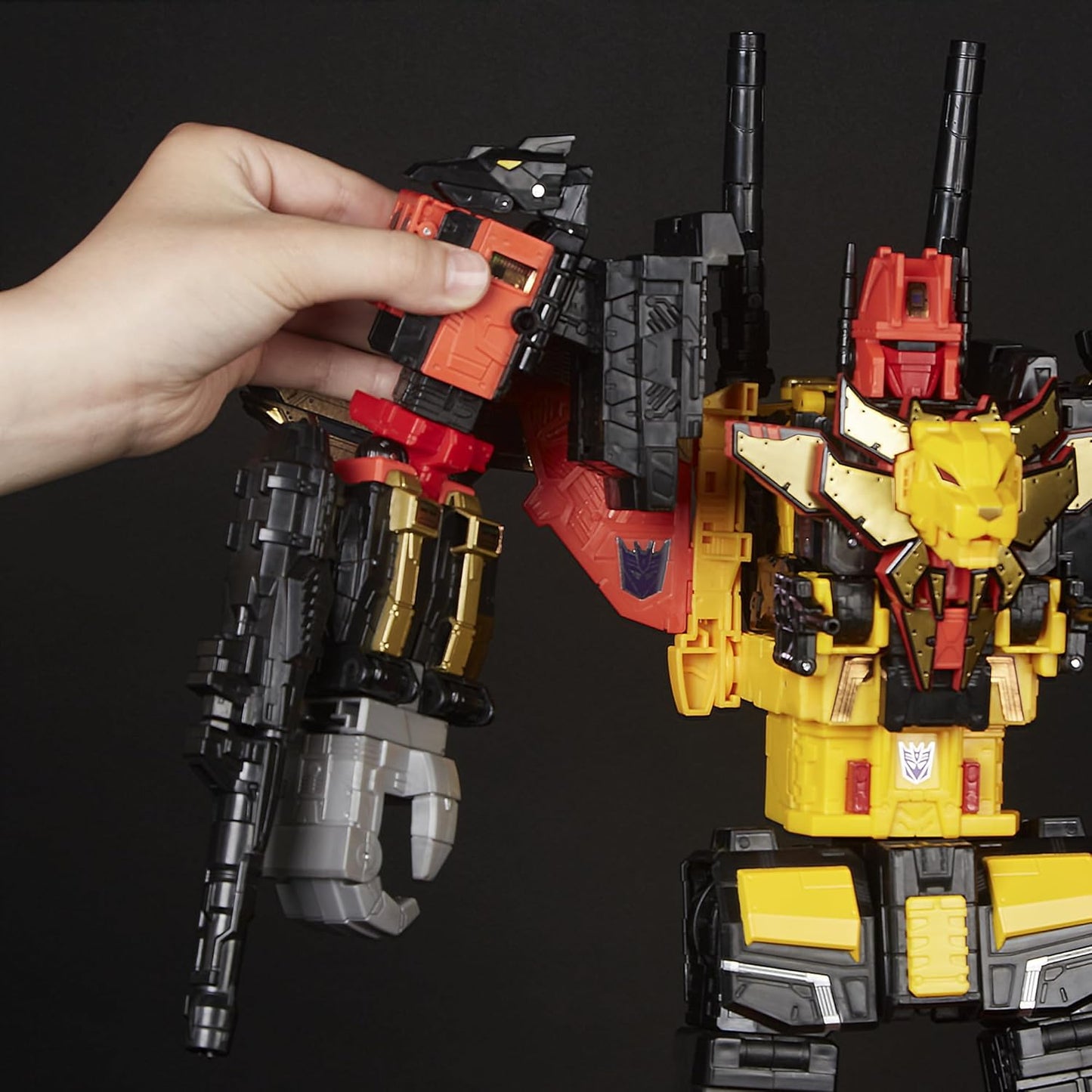 Transformers Power of The Primes Predaking, Collectible 18-Inch Titan Class Combiner with 5 Converting Predacon Figures, 15+