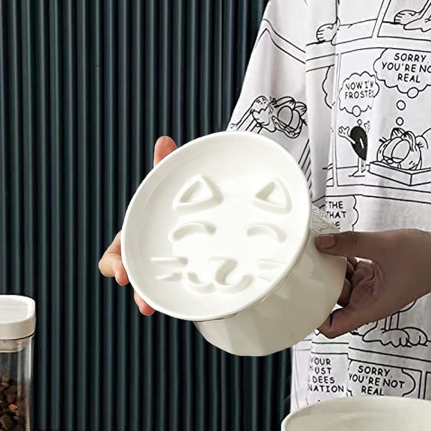 Raised Slow Feeder Cat Bowl, Ceramic Elevated Cat Slow Feeder, Healthy Eating for Wet & Dry Food, Sturdy & Grippy, Pet Puzzle Food Plate, Prevent Vomitting Indigestion, Dishwasher Safe
