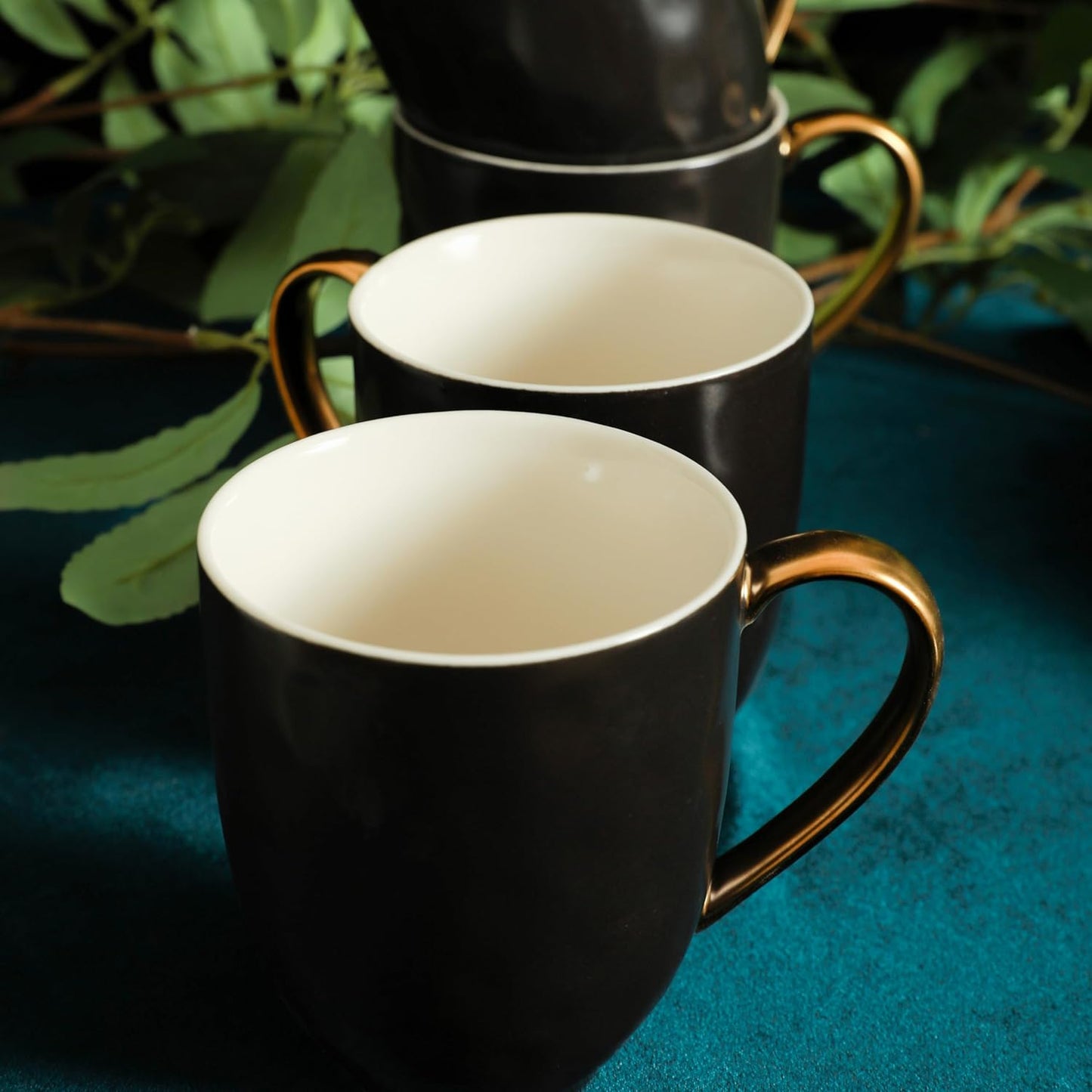 Stone Lain Florian Modern Porcelain 16 Piece Dinnerware Set, Plates and Bowls Set, Dish set for 4, Black And Golden Rim
