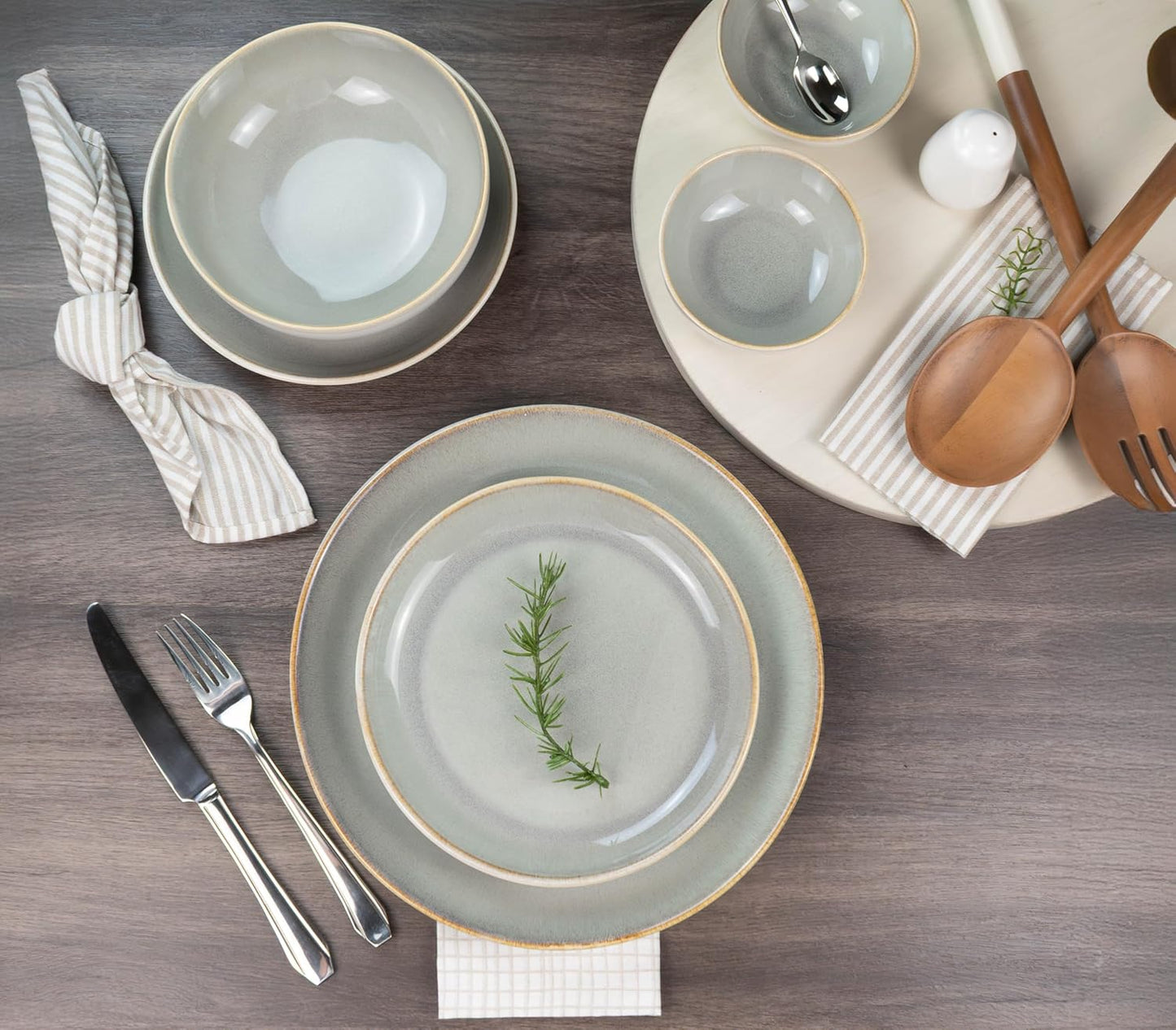 Sango 16-Piece Stoneware Dinnerware Set for 4, Glossy Cream/Green Big Dinner Plates and Bowls Sets with Reactive Glaze, Ceramic Dish Set, Modern Dishes, Microwave & Dishwasher Safe, Resona Moss