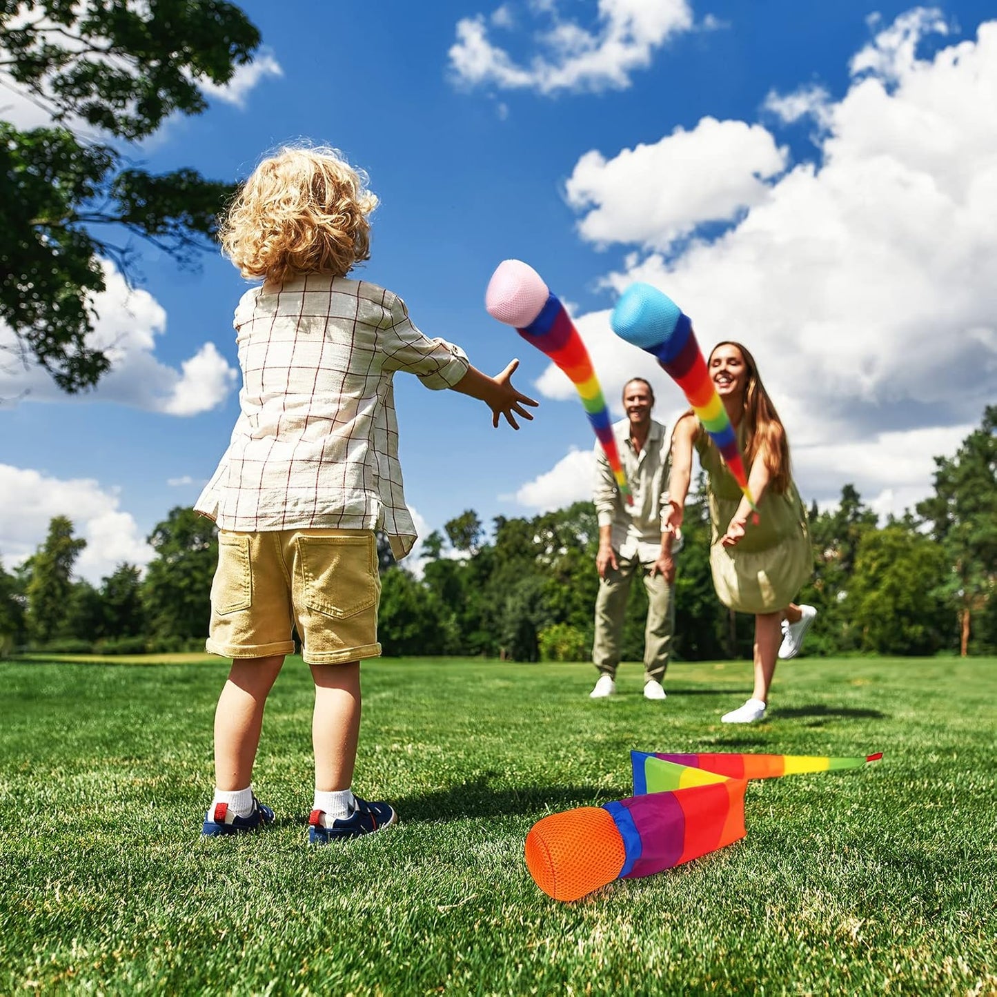 Leyndo 8 Pcs 26 Inch Throw and Catch Balls with Rainbow Tail, Fun Colorful Sports Comet Balls Playground Toys for School Classroom Beach Outdoor Camping Healthy and Fun Games (Multi Color)