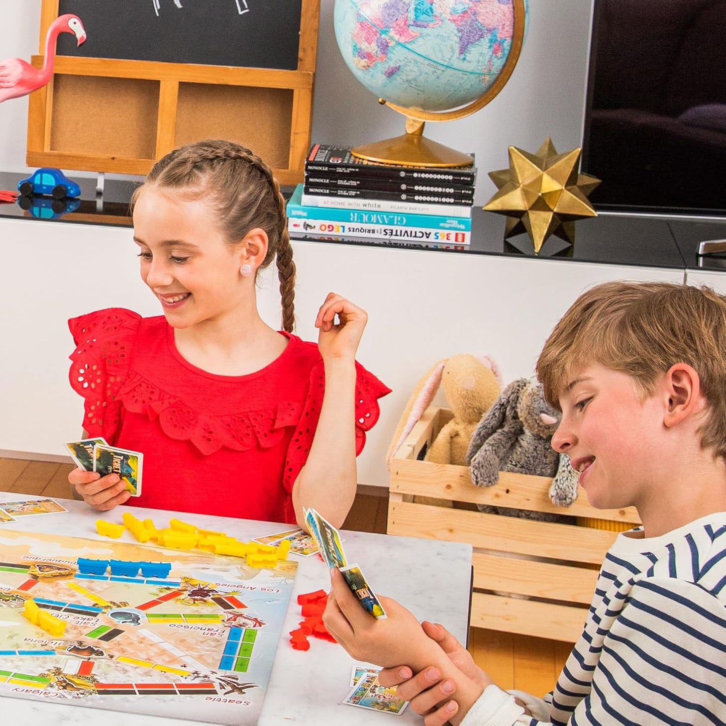 Asmodee Ticket to Ride First Journey Board Game - Fun and Easy for Young Explorers! Train Strategy Game, Family Game for Kids & Adults, Ages 6+, 2-4 Players, 15-30 Min Playtime