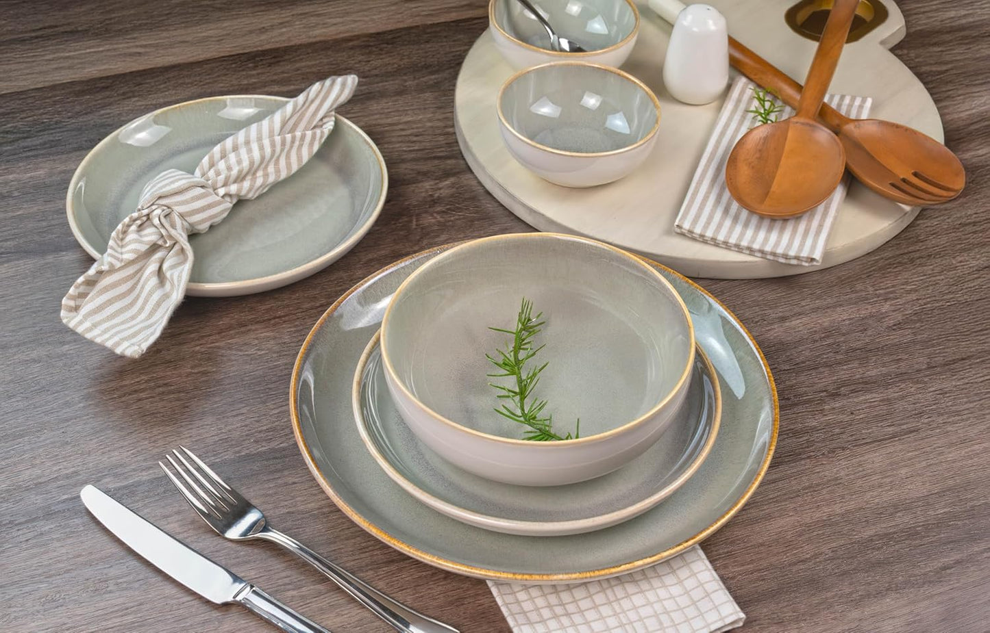 Sango 16-Piece Stoneware Dinnerware Set for 4, Glossy Cream/Green Big Dinner Plates and Bowls Sets with Reactive Glaze, Ceramic Dish Set, Modern Dishes, Microwave & Dishwasher Safe, Resona Moss