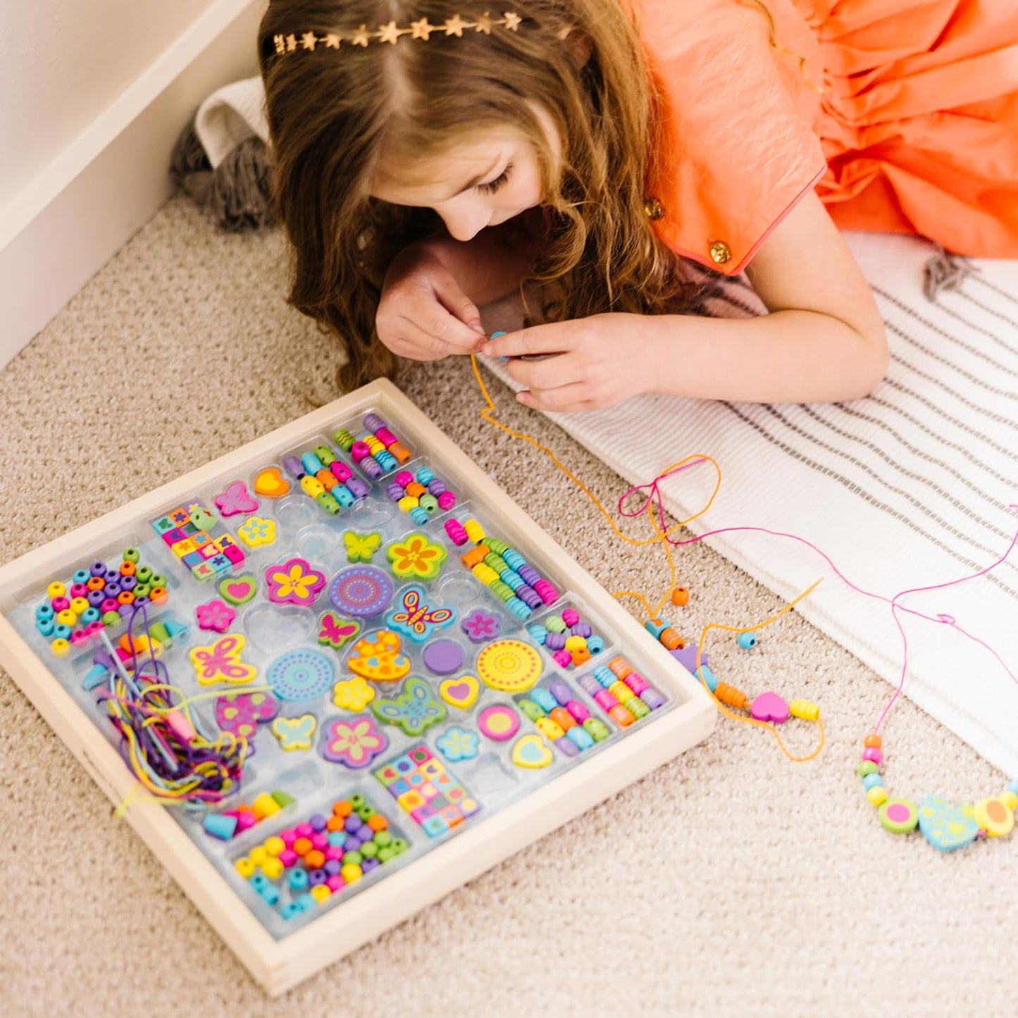 Melissa & Doug Created by Me! Bead Bouquet, Deluxe Wooden Jewelry Making Kit, 220+ Bright Colored Beads & Cords, DIY Necklace & Bracelet Making Kit, Arts & Crafts Toddler Toys for Kids Ages 4+