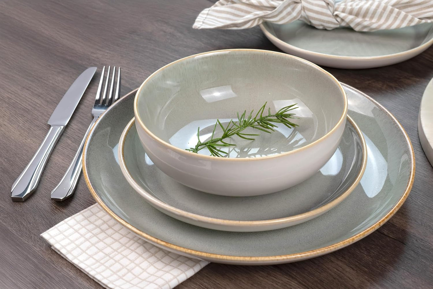 Sango 16-Piece Stoneware Dinnerware Set for 4, Glossy Cream/Green Big Dinner Plates and Bowls Sets with Reactive Glaze, Ceramic Dish Set, Modern Dishes, Microwave & Dishwasher Safe, Resona Moss