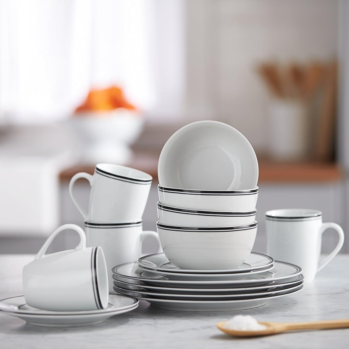 Amazon Basics 16-Piece Cafe Stripe Dinnerware Set, Microwave and Dishwasher Safe, Plates, Bowls, Mugs, Service for 4, Black