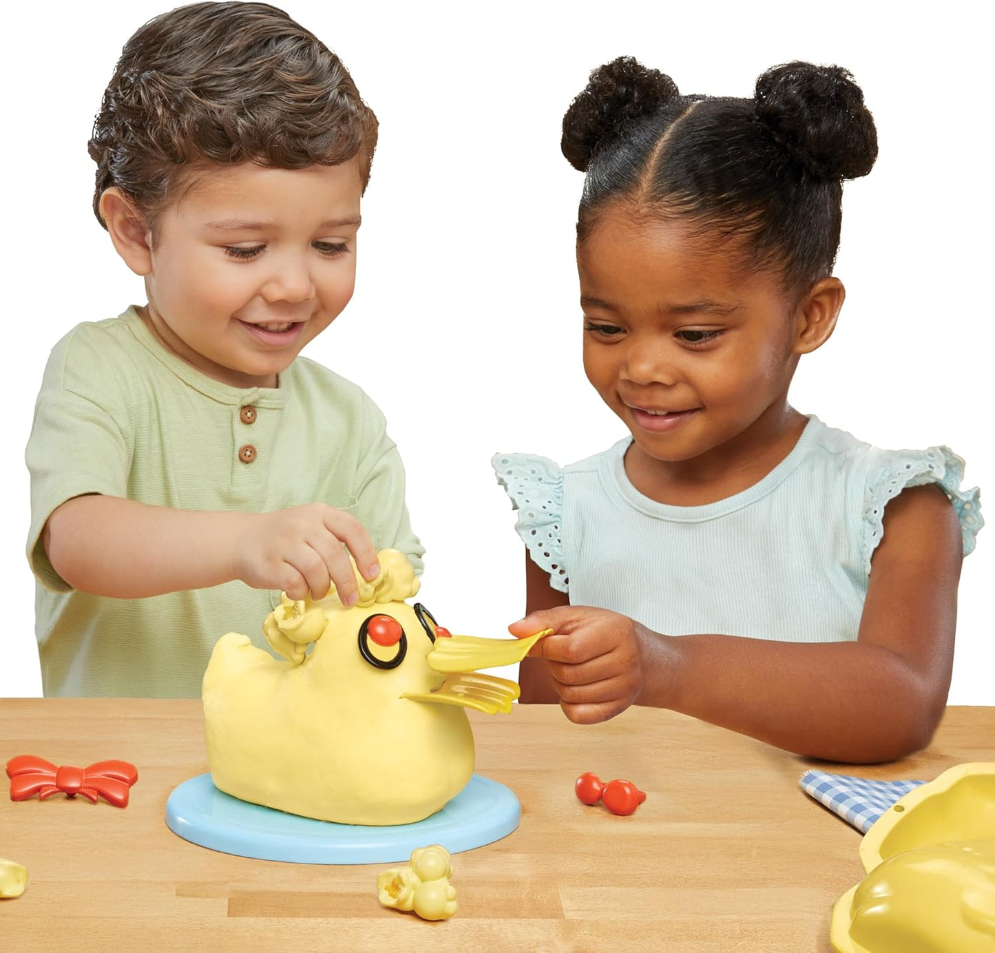 Little Tikes Creative Chefs Bluey Duck Cake Kit with 15 Accessories, Pretend Play Cooking Set, for Boys and Girls Ages 3+ Years