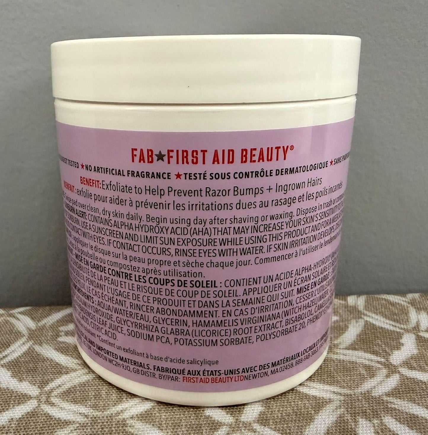 First Aid Beauty - Ingrown Hair Pads with BHA + AHA - Aftershave Treatment Pads to Help Prevent Razor Bumps for Men & Women - Exfoliate Underarms & Bikini Area - Compostable for Daily Use - 60 Pads